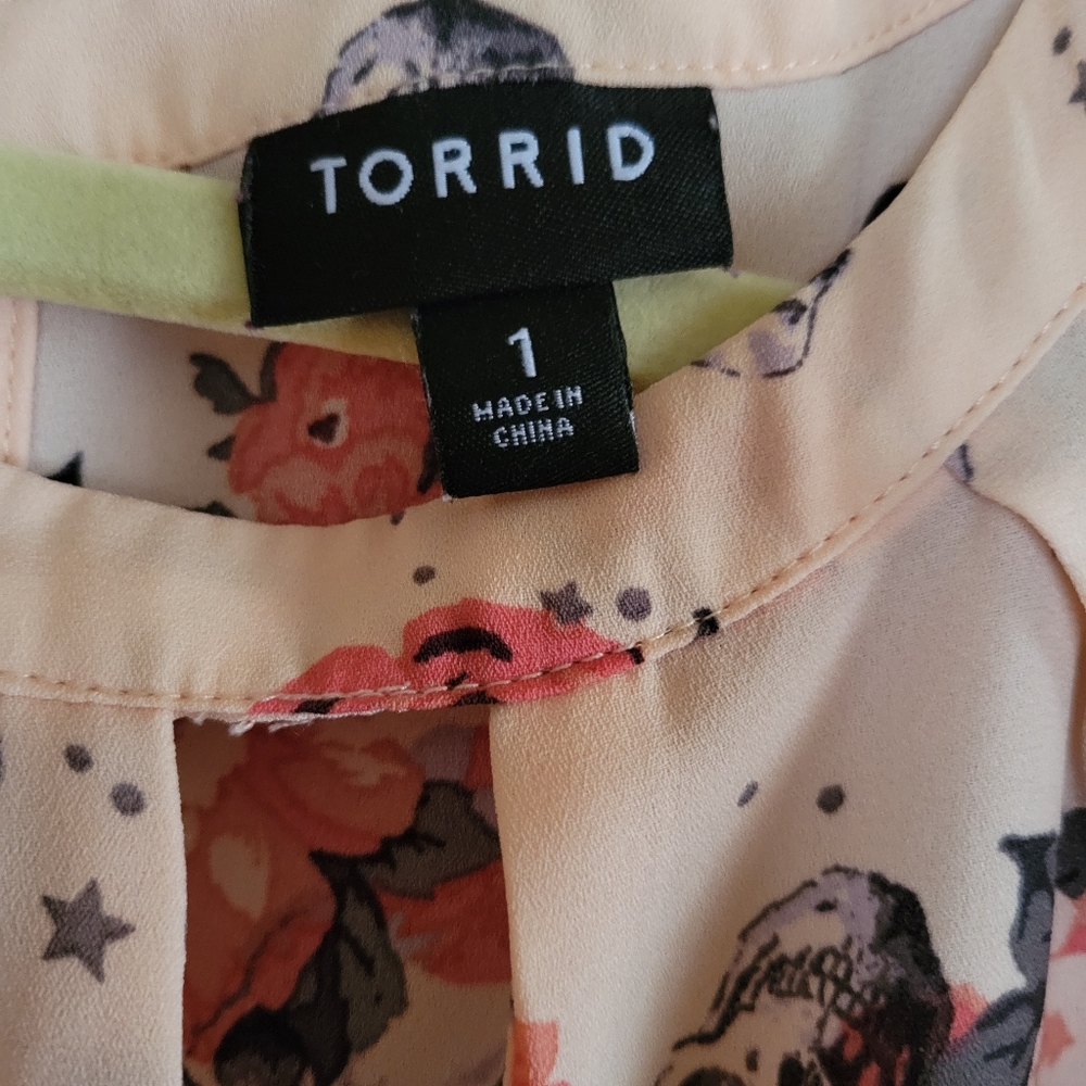 Skull and Roses blouse - Picture 3 of 3
